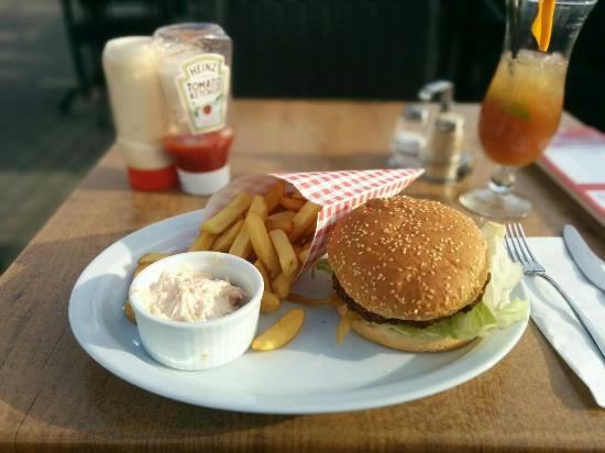 Hollywood Cafe