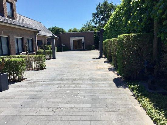 The Muelenaere & Lefevere Art Gallery