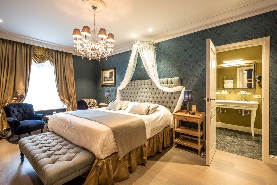 Hotel de Castillon