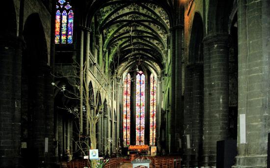 de Collegiale kerk Onze-Lieve-Vrouw en Domitianus van Hoei